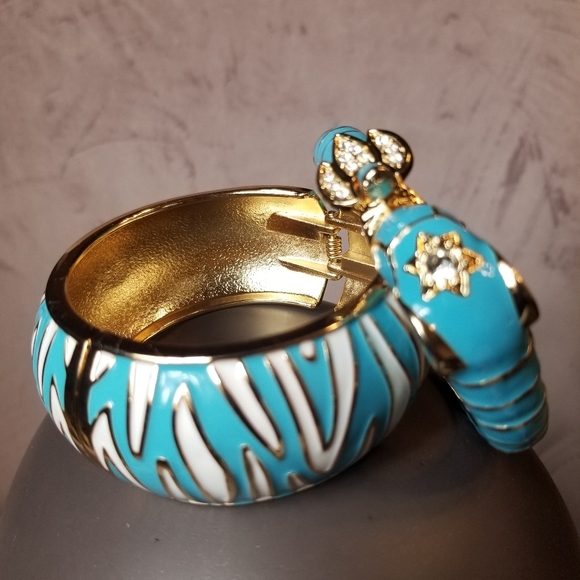 Elephant Head Bangle Stack - Picture 6 of 7